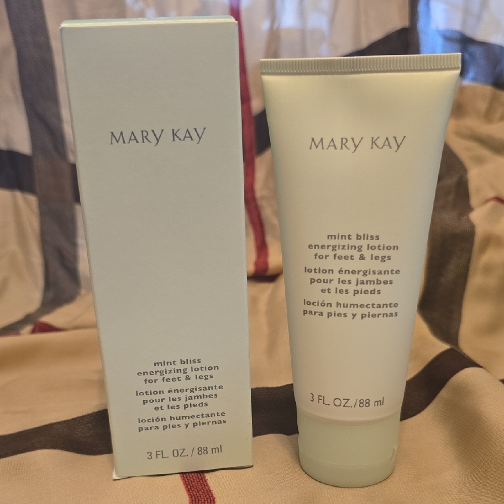Mary Kay Mint Bliss Lotion in Cream Packaging